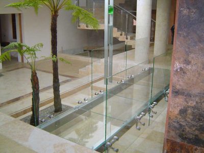 PROYEKTA SOLUCIONES COMPLEMENTO HERRAJES CRISTAL (12)